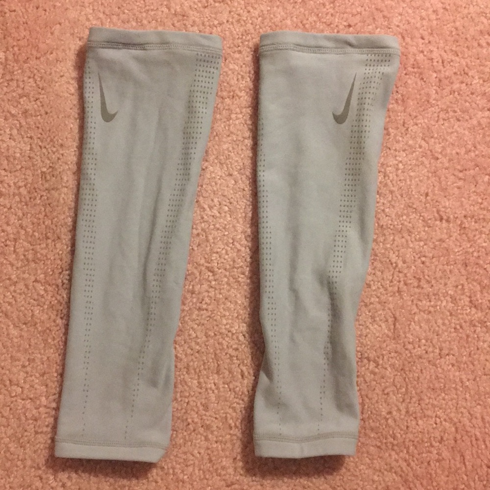 Therma fit Nike sleeves